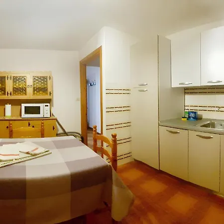 Tea Apartment *